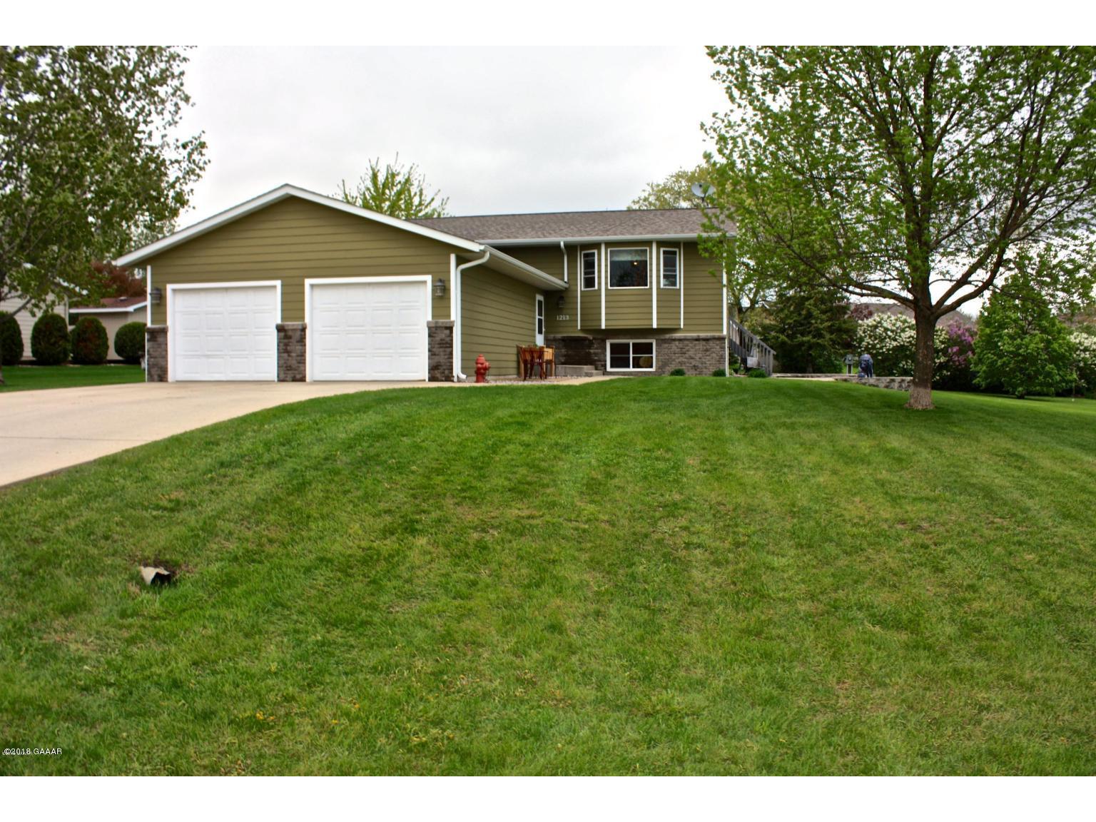 1213 Bridgeport Lane NW, Alexandria, MN, 56308 MLS 1026007 Edina