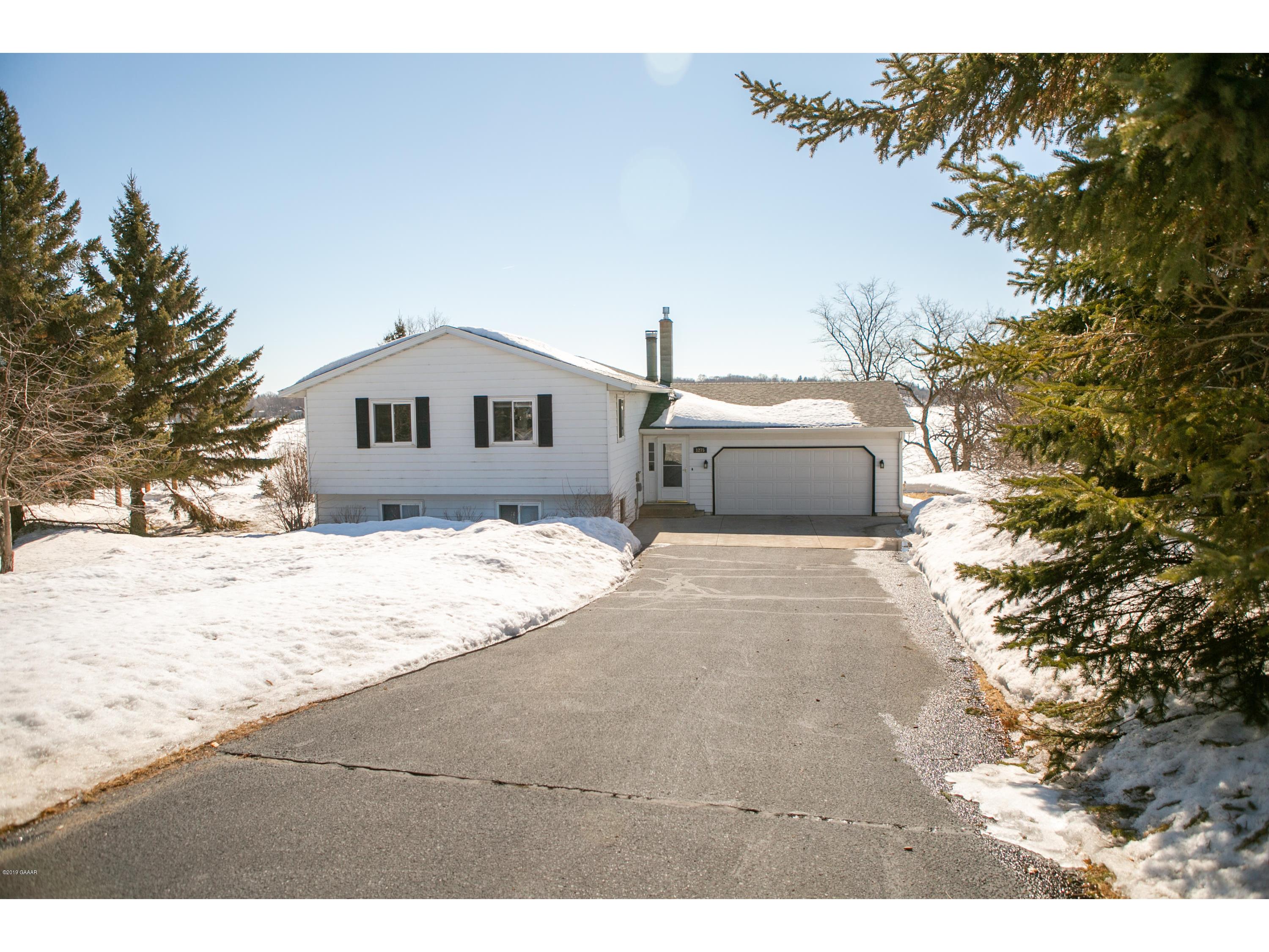 1275 W Latoka Drive SW, Alexandria, MN 56308 MLS 1026746 Edina Realty