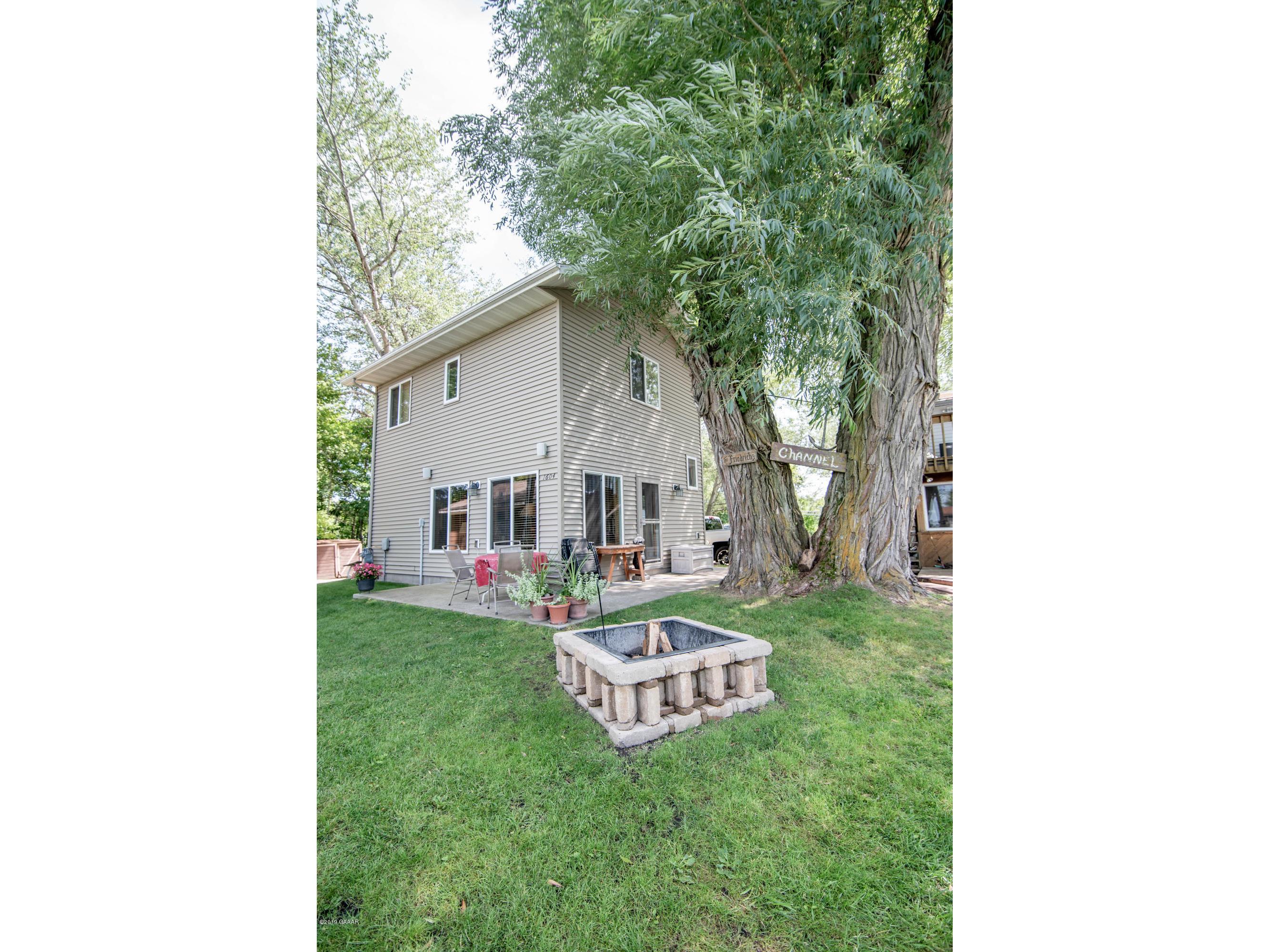 1604 Lake Street E, Osakis, MN 56360 MLS 1027967 Edina Realty