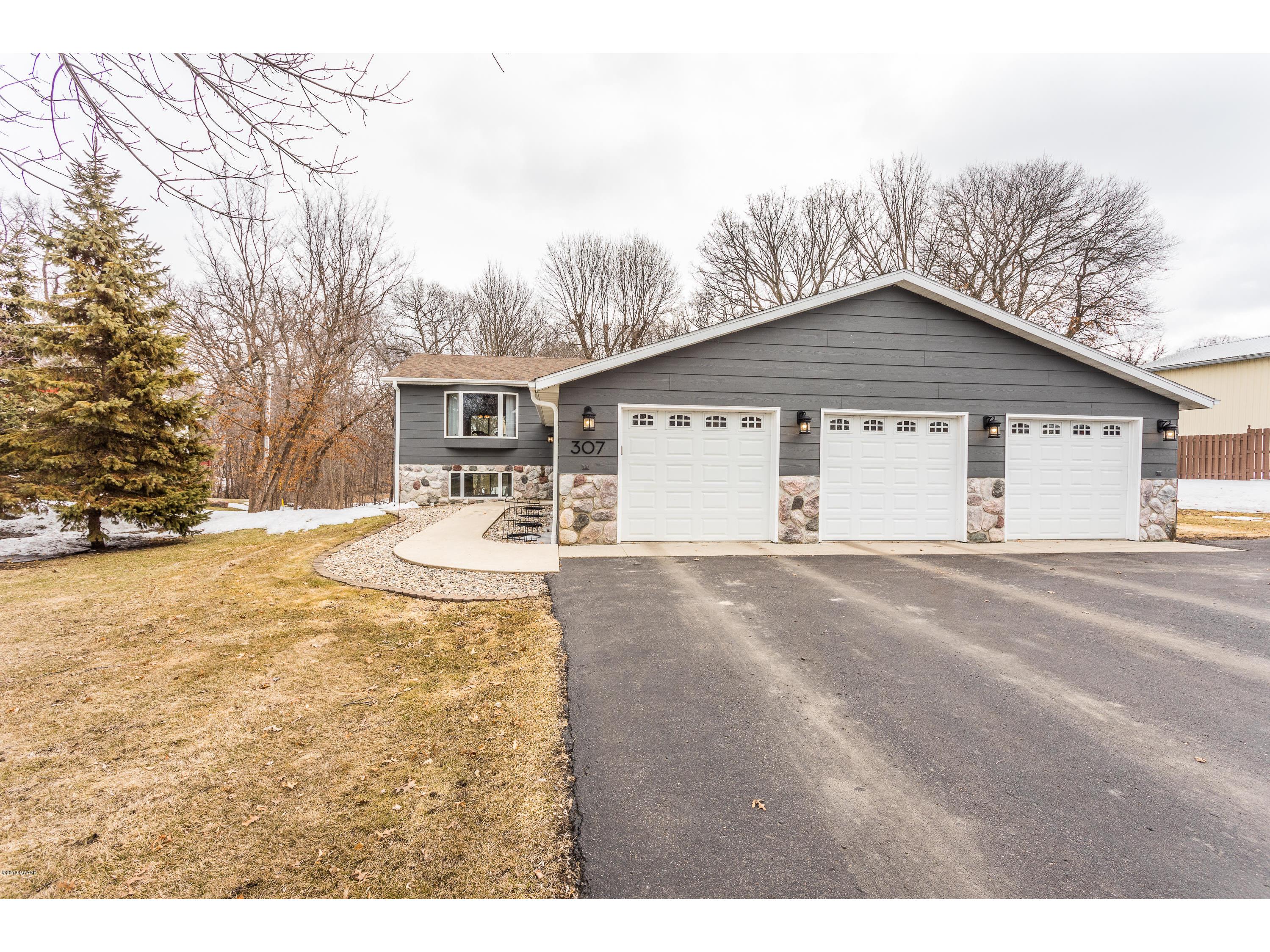 307 Elmwood Drive, Alexandria, MN 56308 MLS 1026752 Edina Realty