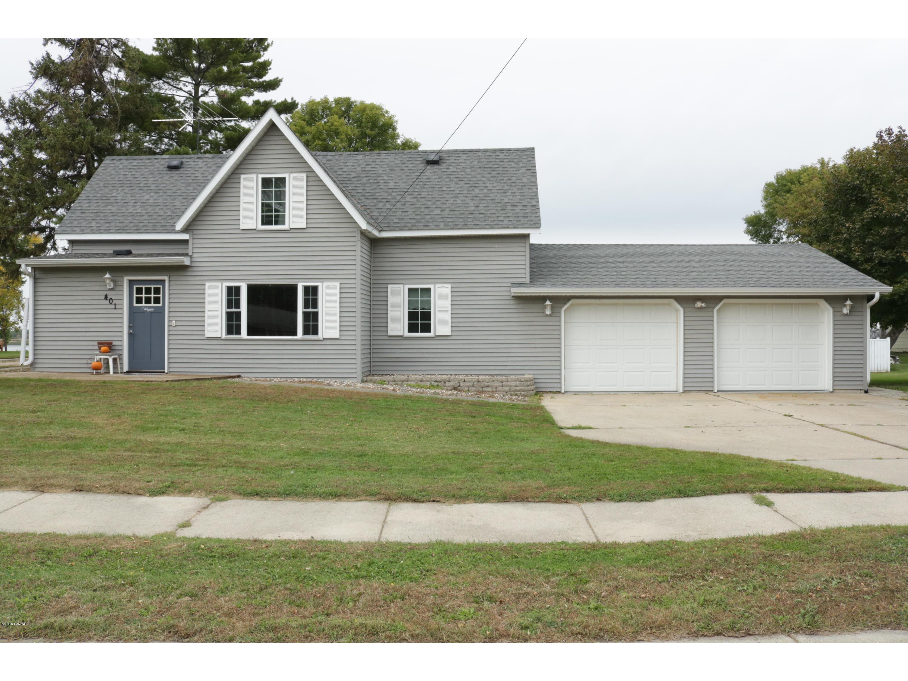 401 E Lake Street, Osakis, MN 56360 MLS 1025972 Edina Realty