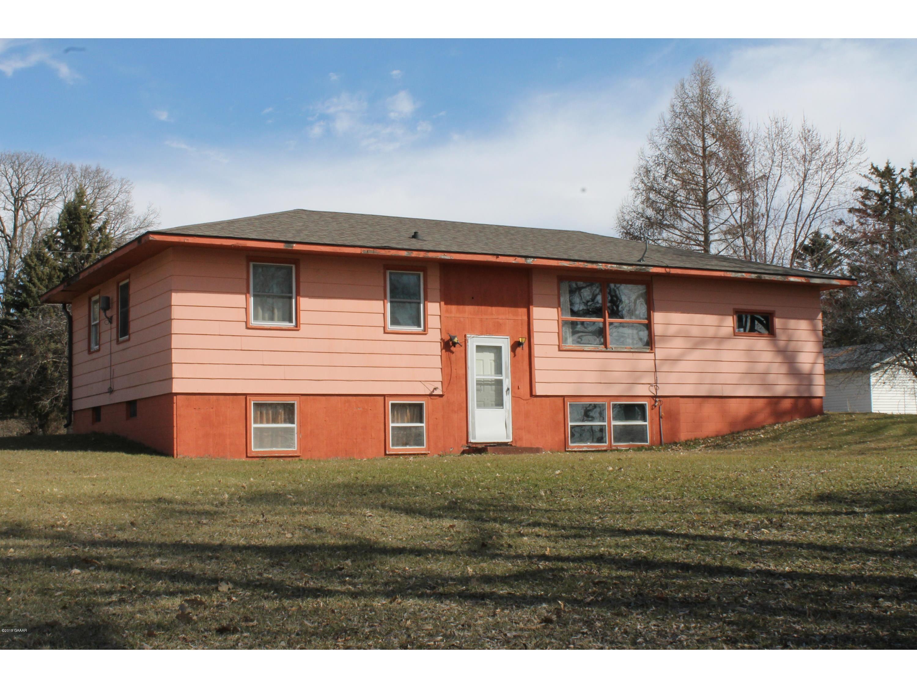 425 E Centre Street, Parkers Prairie, MN 56361 MLS 1026817 Edina