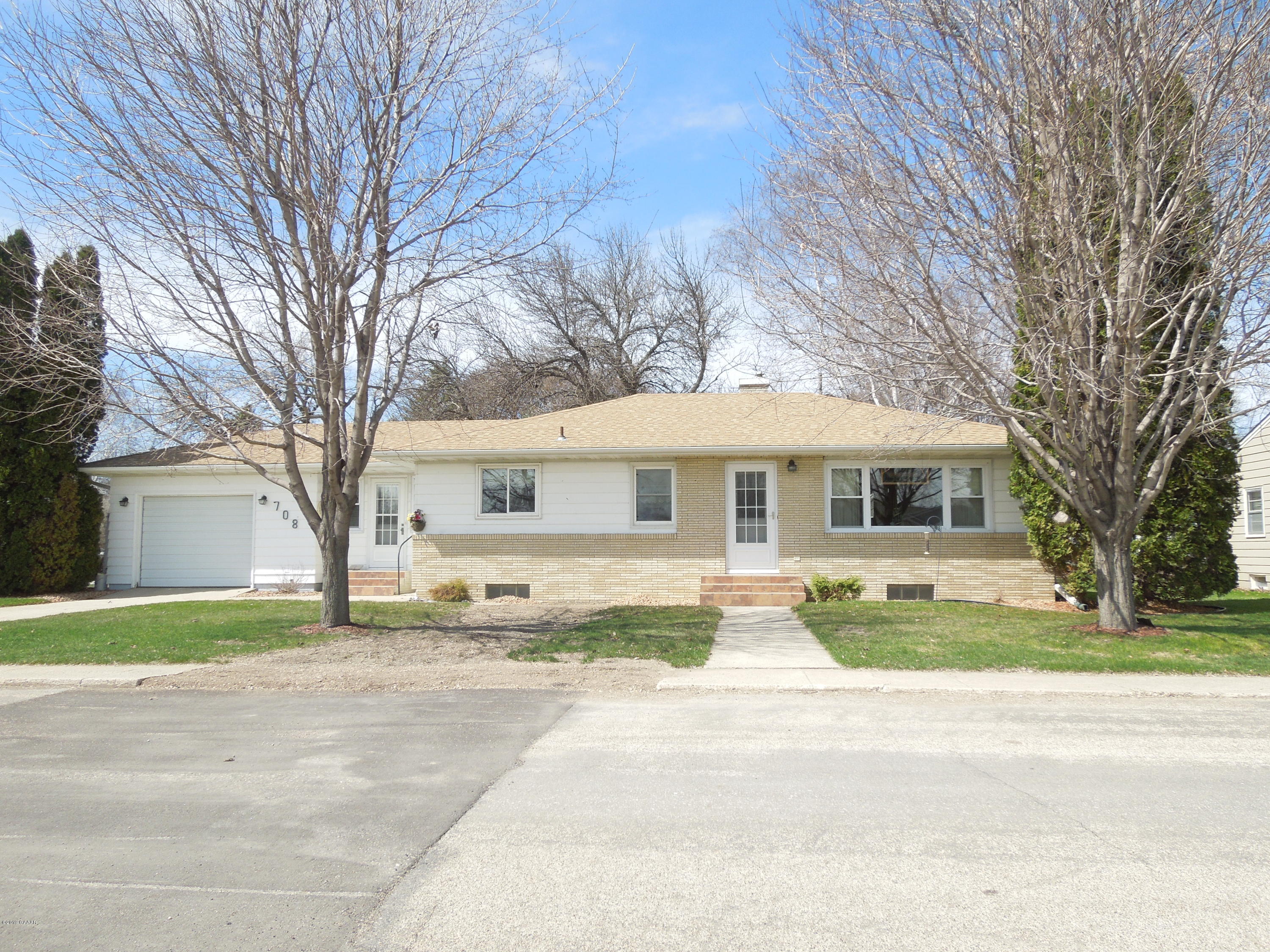 708 W 5th Street, Morris, MN 56267 MLS 1027038 Edina Realty