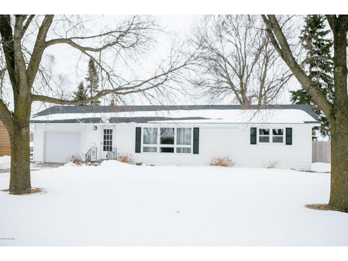 908 Westwood Drive SW, Alexandria, MN 56308 MLS 1024449 Edina Realty