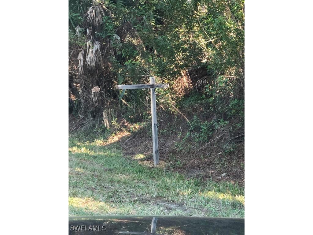 20th Avenue NE Naples FL 34120 225063642 image1