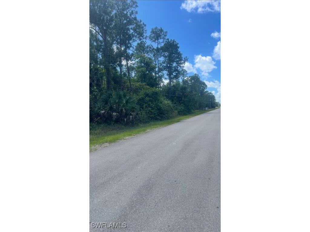 25th Street SW Naples FL 34120 225070633 image1