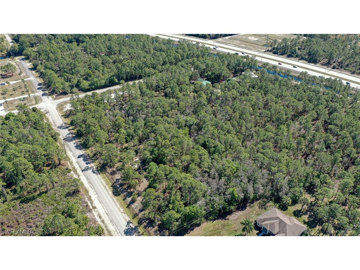 25th Street NE Naples FL 34120 223063361 image1