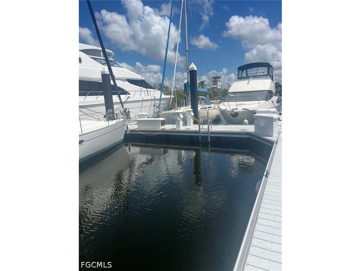 38' Boat Slip I-10 Gulf Harbour Marina Fort Myers FL 33908 2026022976 image2