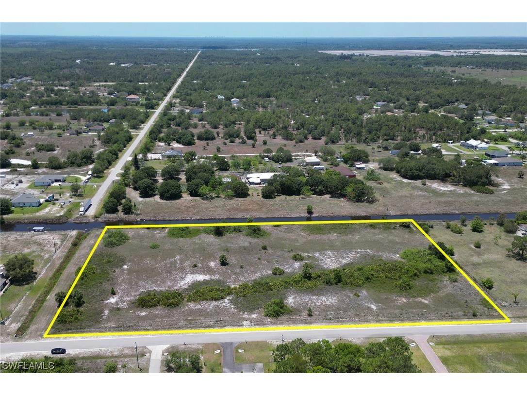 40th Street NE Naples FL 34120 223035561 image1