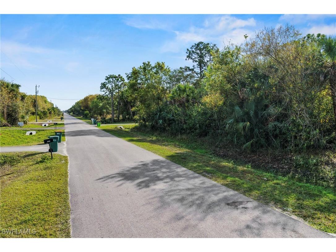 70th Avenue NE Naples FL 34120 226002309 image1