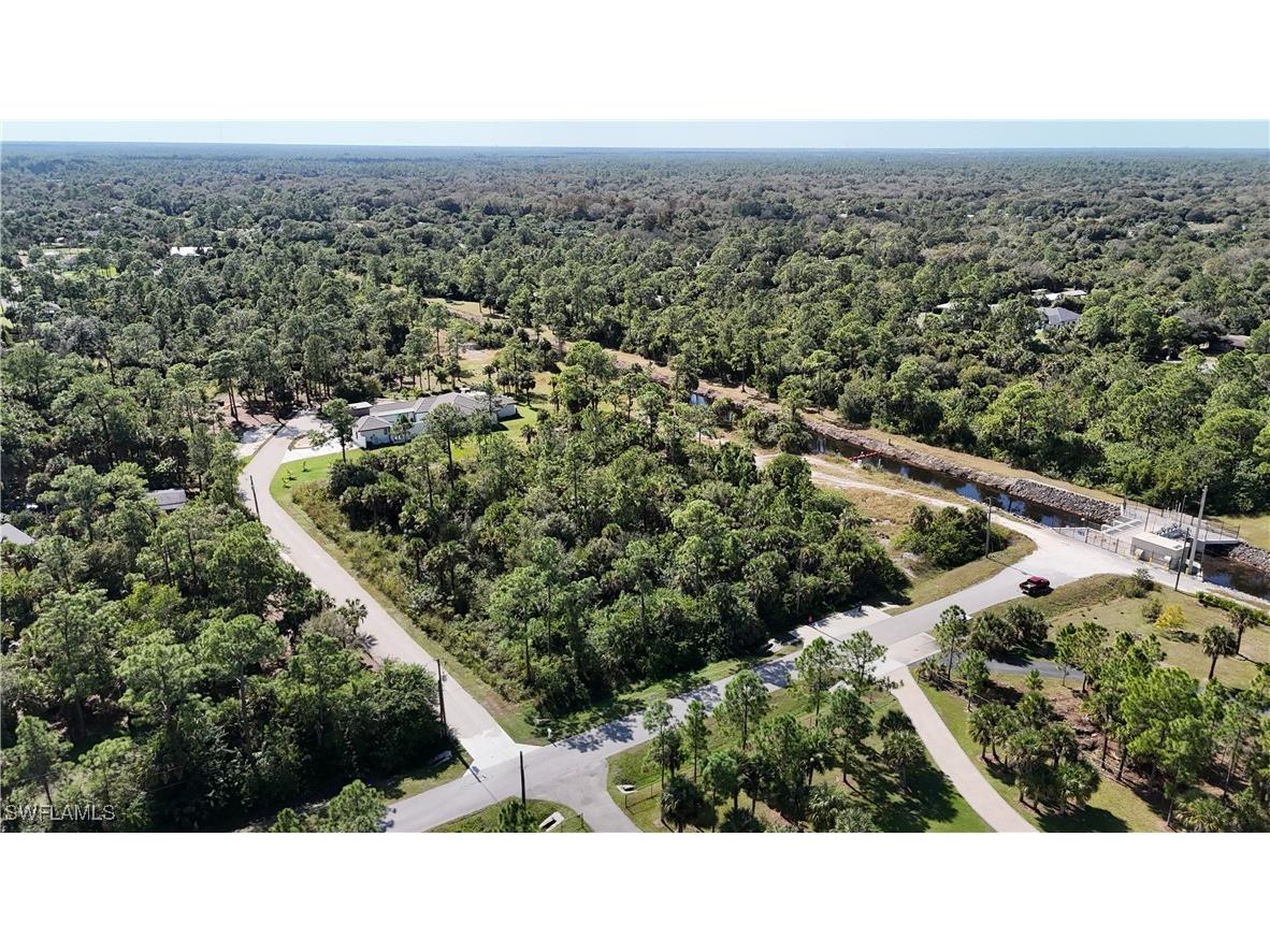 8th Avenue NE Naples FL 34120 225078701 image1