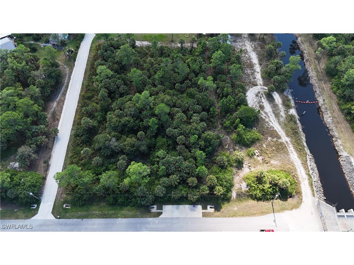 8th Avenue NE Naples FL 34120 225078701 image11
