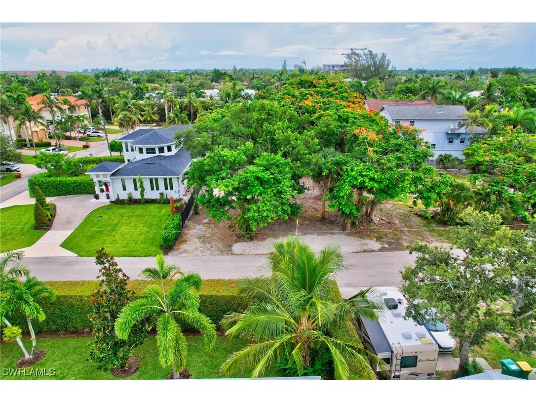 Carlton Avenue Naples FL 34112 223052956 image1