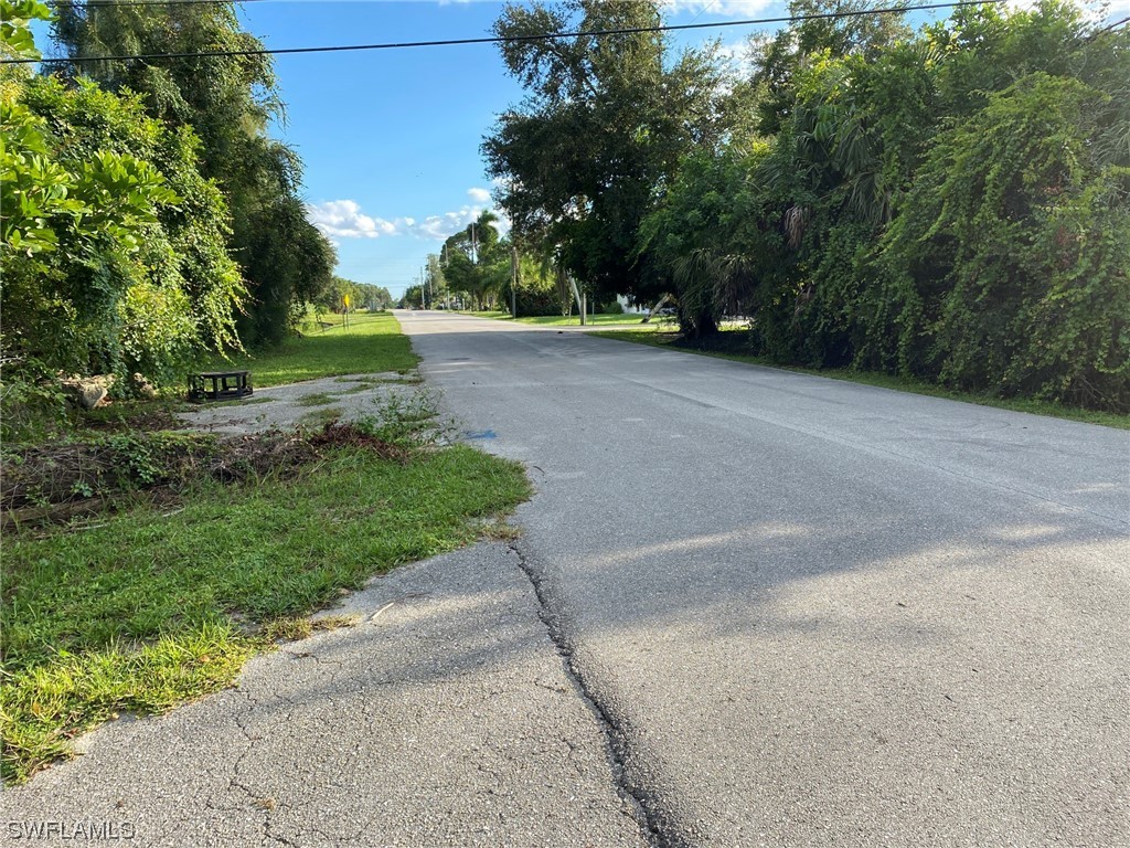 East Of Windsor On Boulevard Street Bonita Springs FL 34134 221072354 image1