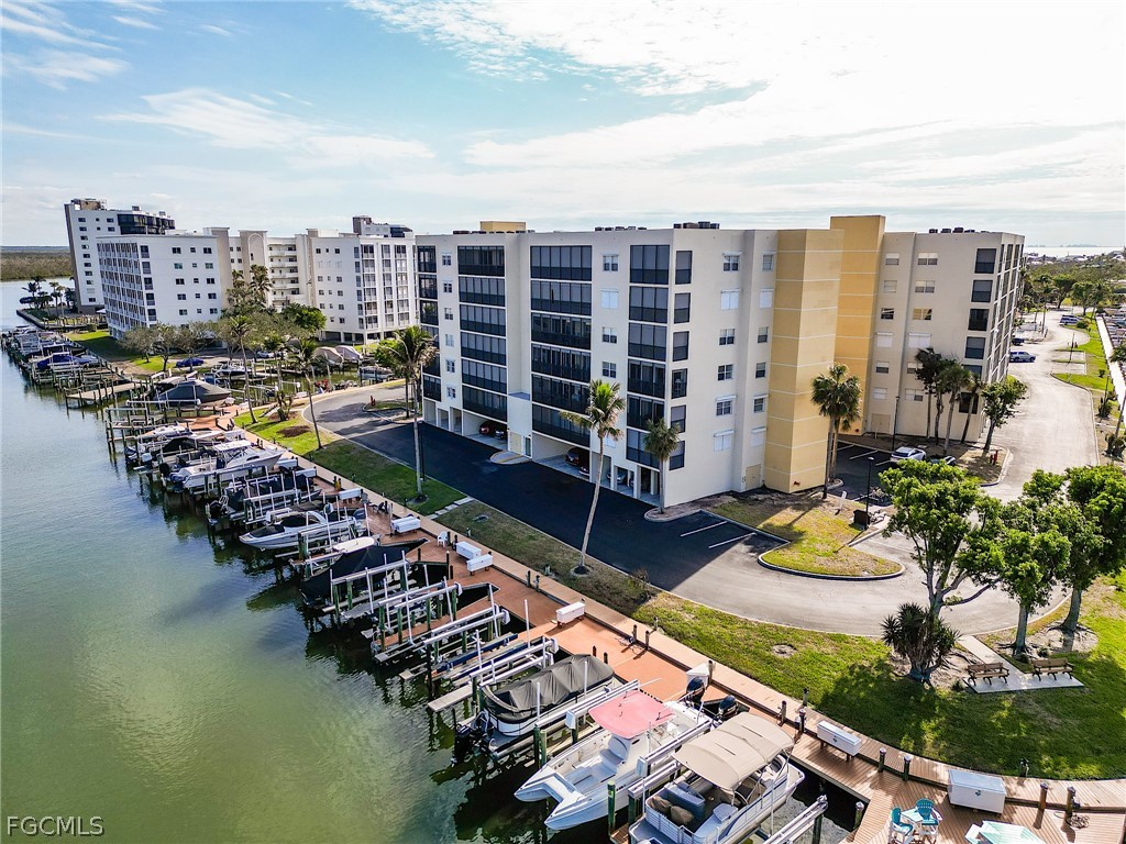 Hibiscus Pointe #82 Bay Beach Lane Fort Myers Beach FL 33931 2026006670 image3