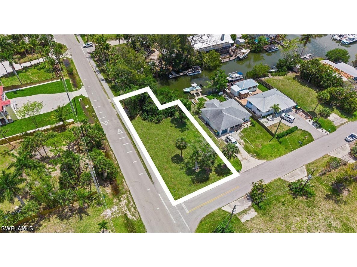 Orange Street Naples FL 34112 226015512 image3