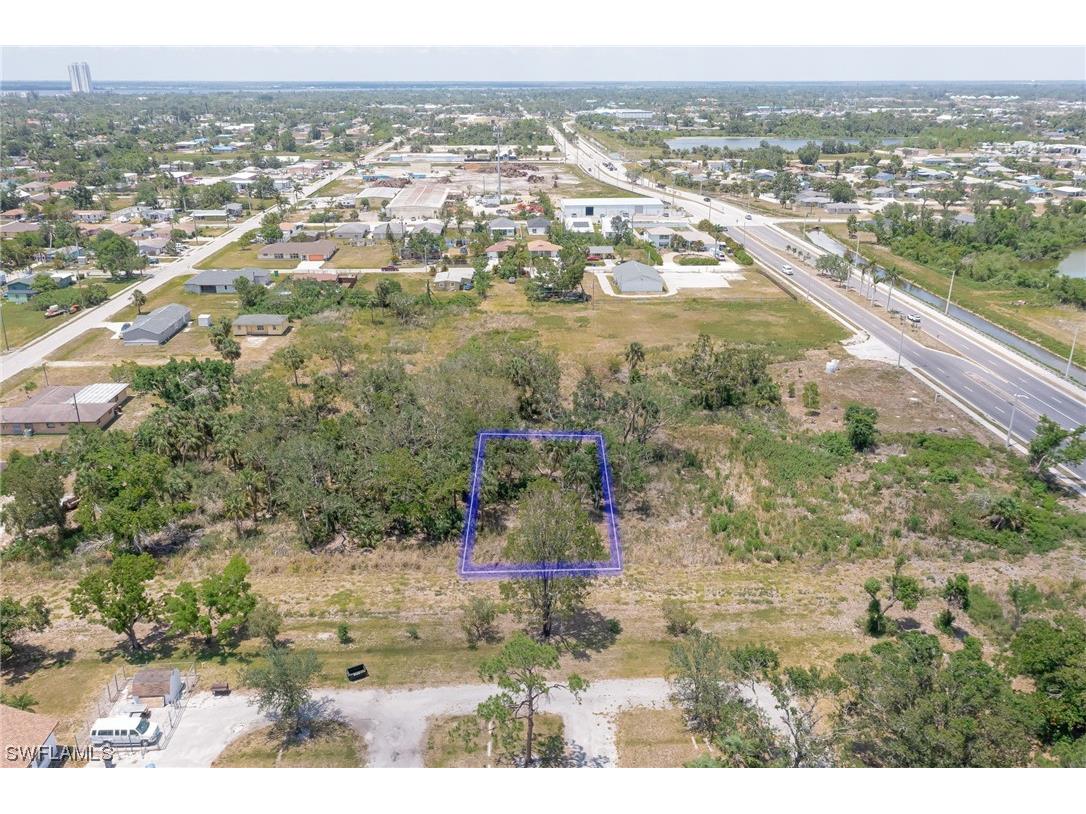Stella Street Fort Myers FL 33916 223037924 image1