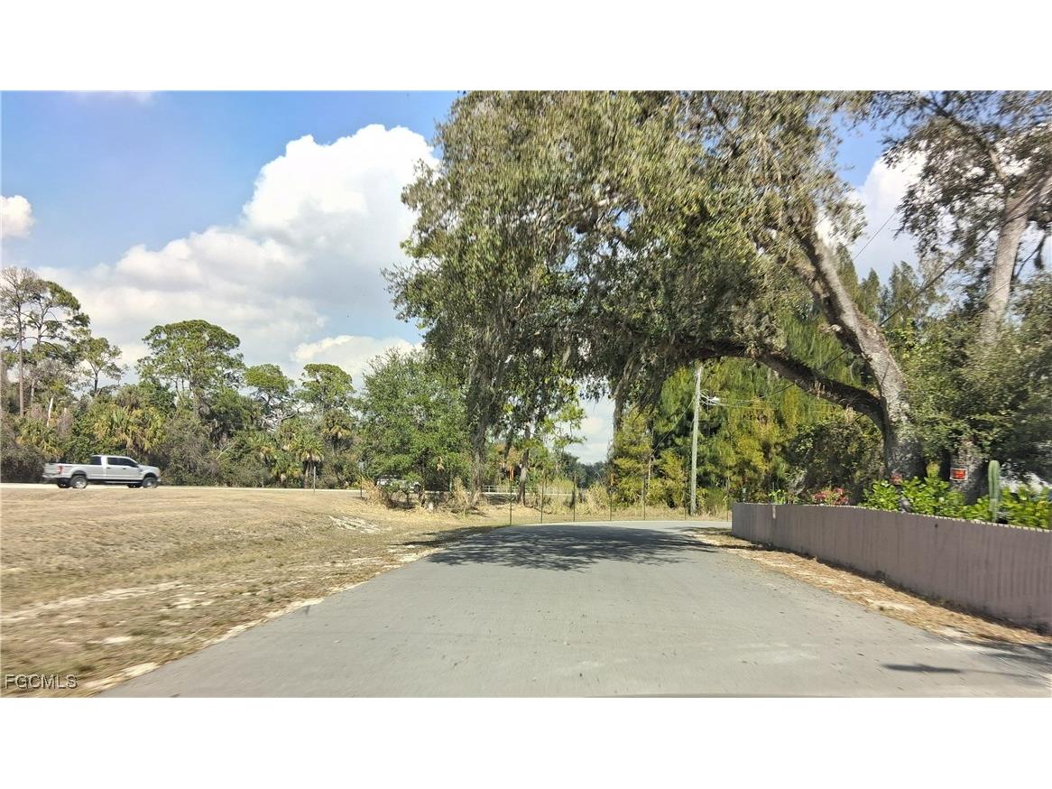 Suwanee Avenue Labelle FL 33935 2026004839 image15