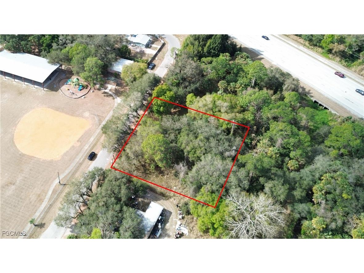 Suwanee Avenue Labelle FL 33935 2026004839 image8