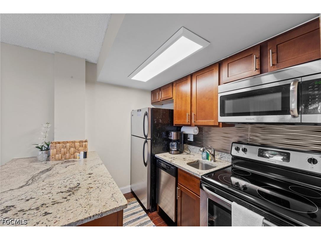 1 Bluebill Avenue #402 Naples FL 34108 2026015965 image10