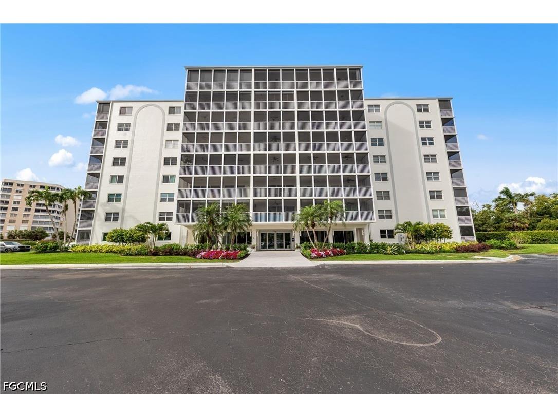 1 Bluebill Avenue #402 Naples FL 34108 2026015965 image2