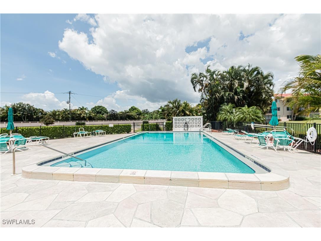 1 High Point Circle W #102 Naples FL 34103 225059547 image28