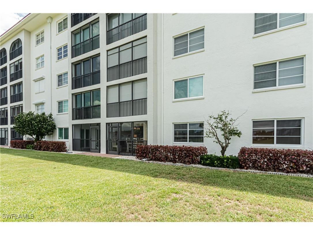 1 High Point Circle W #102 Naples FL 34103 225059547 image29