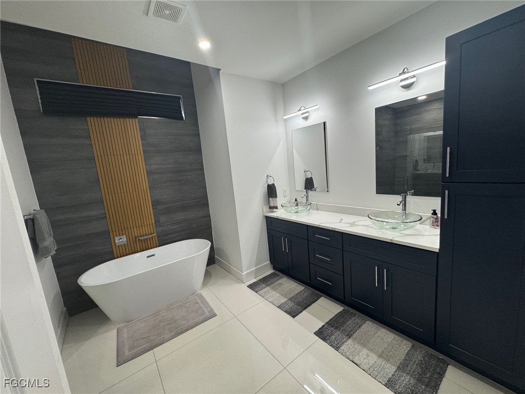 1 NW 8th Terrace Cape Coral FL 33993 2025010320 image20