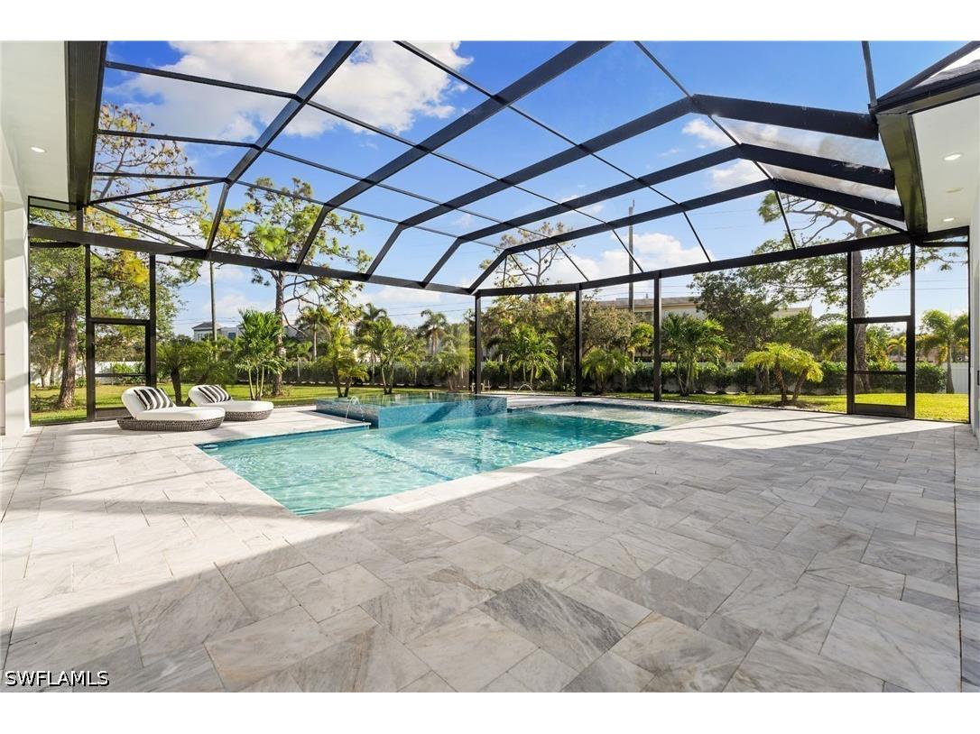 10 Caribbean Road Naples FL 34108 226019813 image2