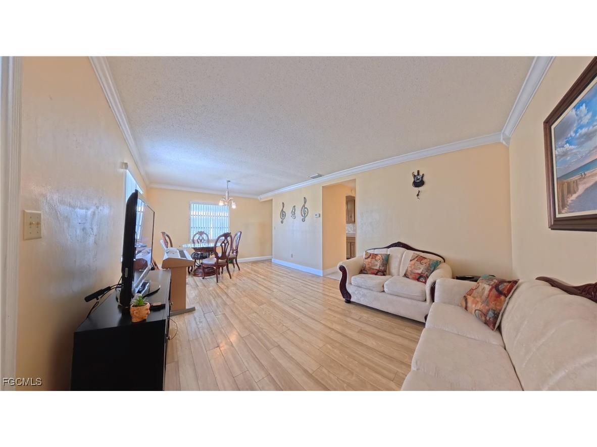 10 Dawn Flower Circle Lehigh Acres FL 33936 2025018865 image18