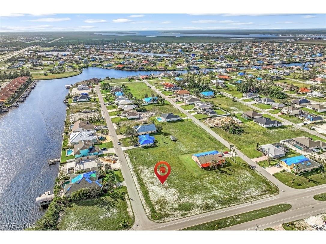 10 SW 33rd Avenue Cape Coral FL 33991 223000963 image1