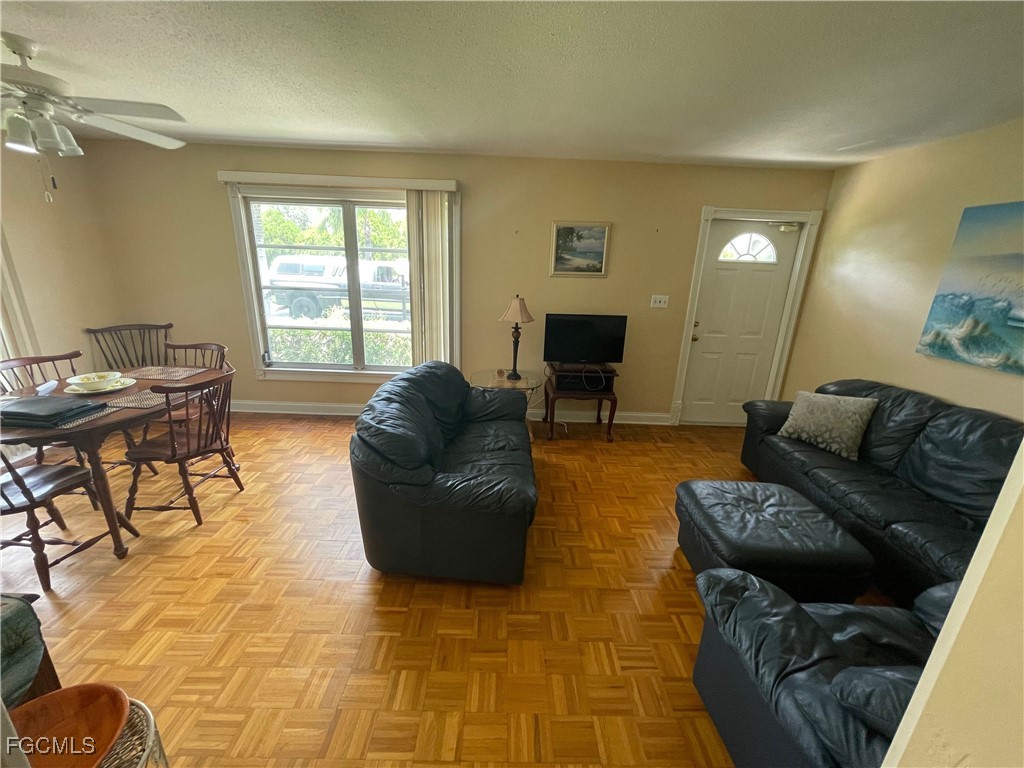 10 Tangelo Court Lehigh Acres FL 33936 2025000507 image3