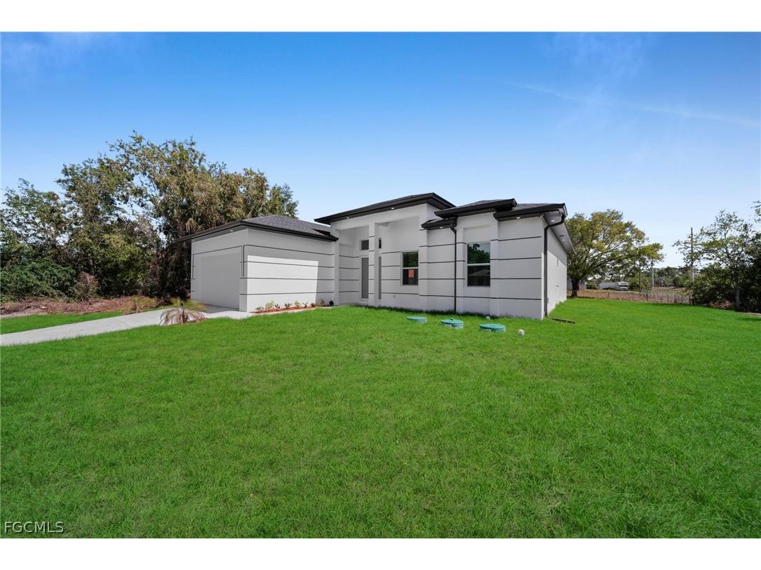 100 Denis Avenue N Lehigh Acres FL 33971 2026013614 image31