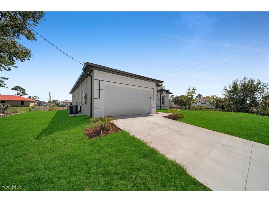 100 Denis Avenue N Lehigh Acres FL 33971 2026013614 image32