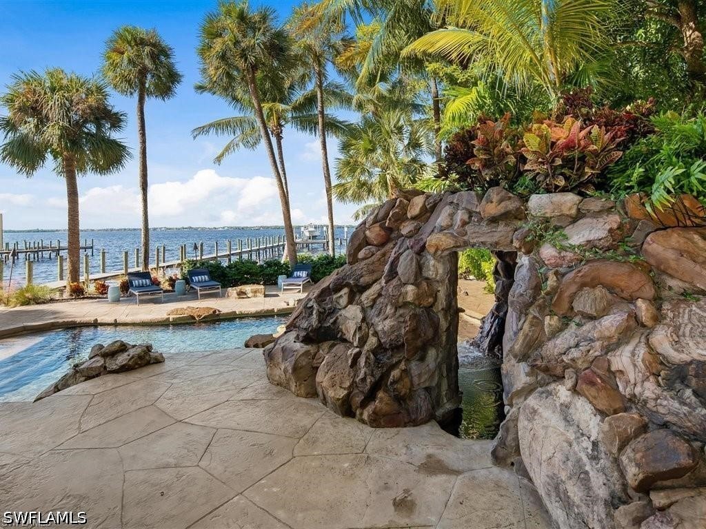 100 Fairview Avenue Fort Myers FL 33905 226014559 image13