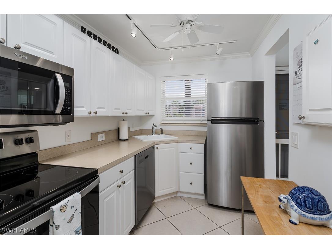 100 Forest Lakes Boulevard #201 Naples FL 34105 225079400 image12