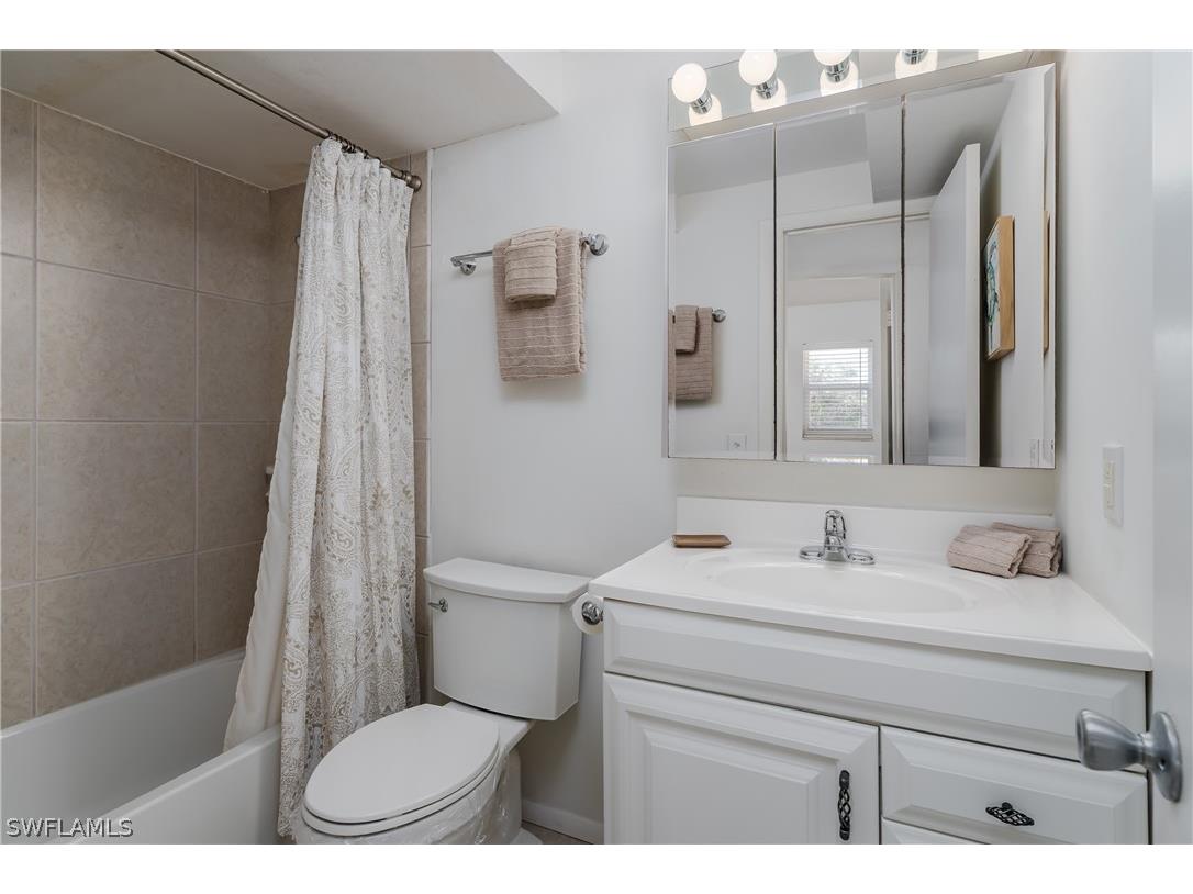 100 Forest Lakes Boulevard #201 Naples FL 34105 225079400 image18