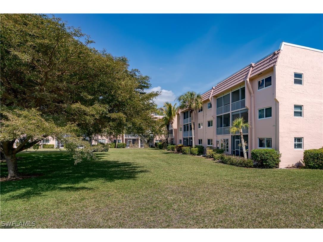100 Forest Lakes Boulevard #201 Naples FL 34105 225079400 image33