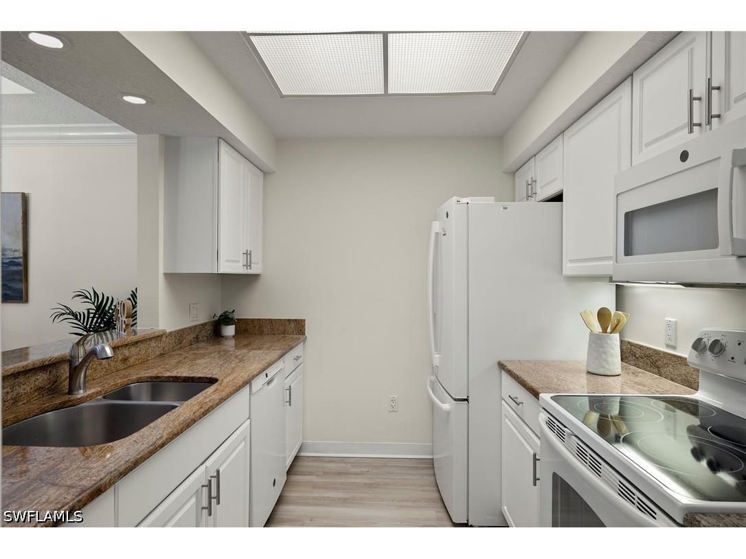 100 Glenview Place #202 Naples FL 34108 226012994 image9