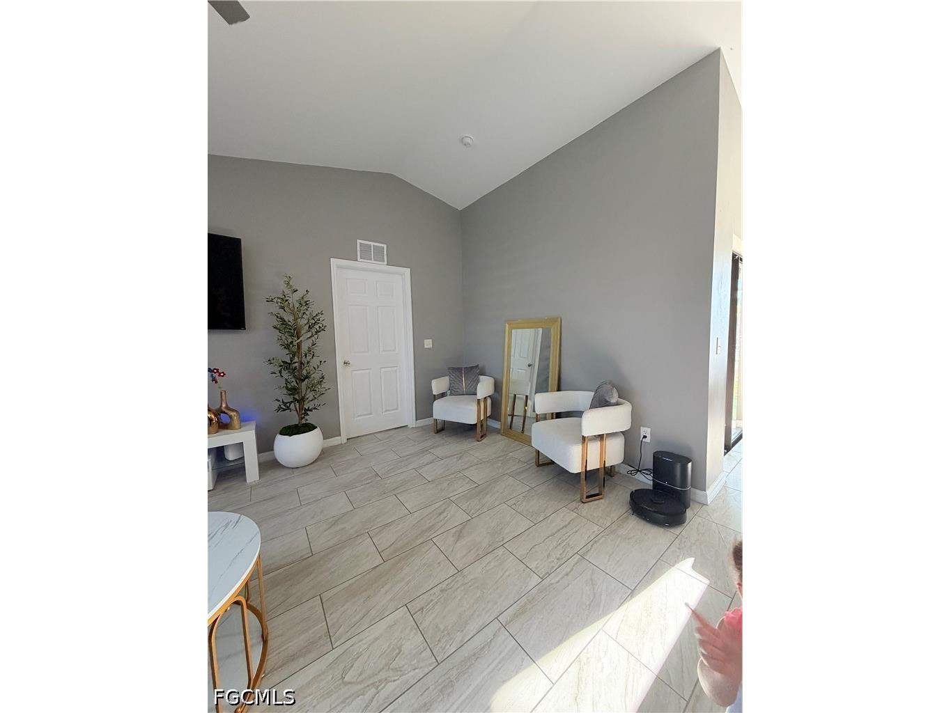 100 NW 13th Place Cape Coral FL 33993 2026028700 image9