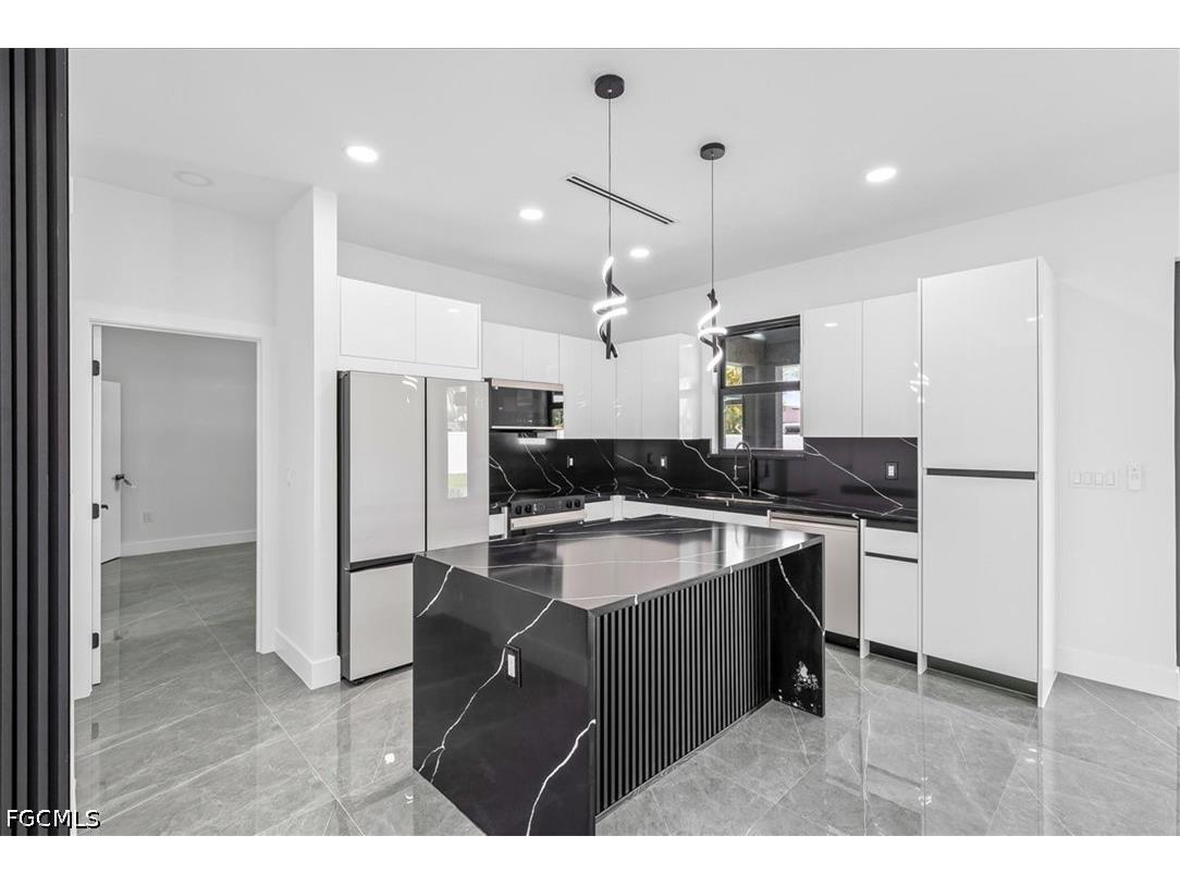 100 SW 17th Place Cape Coral FL 33991 2026014812 image7