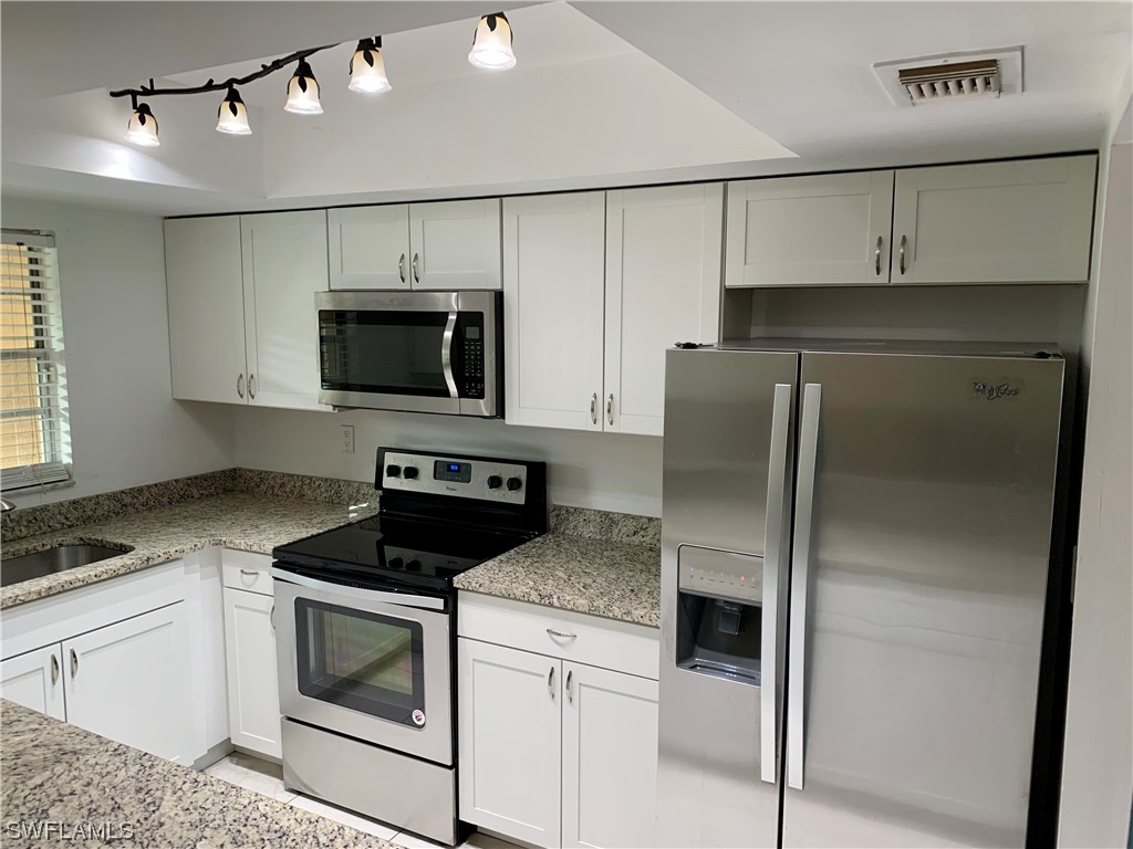 100 Valley Stream Drive #304 Naples FL 34113 223027187 image1