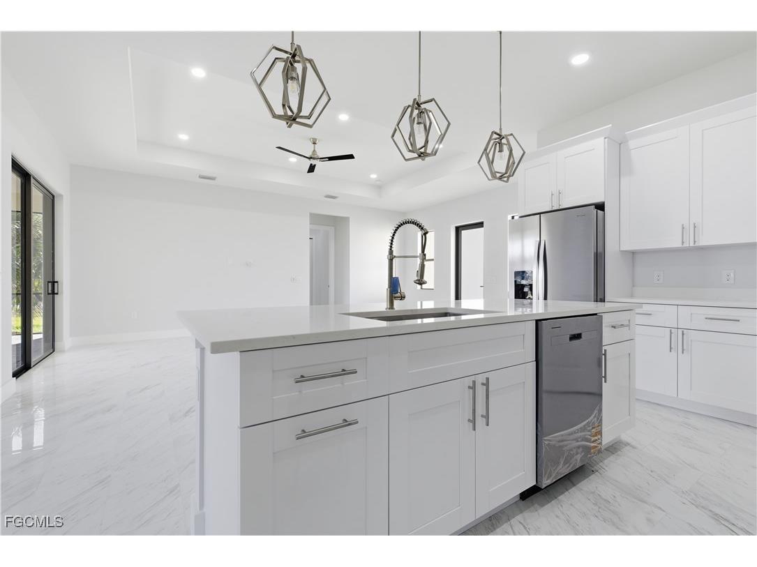 100 Zobora Circle Fort Myers FL 33913 2025020456 image10