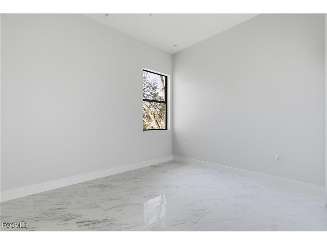 100 Zobora Circle Fort Myers FL 33913 2025020456 image18