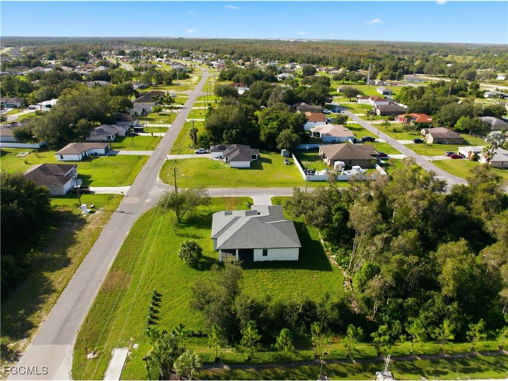 100 Zobora Circle Fort Myers FL 33913 2025020456 image2