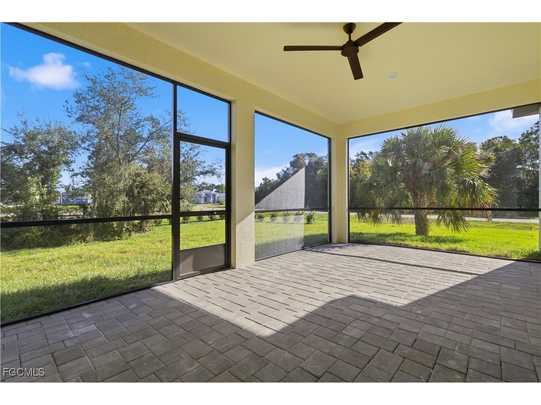 100 Zobora Circle Fort Myers FL 33913 2025020456 image3