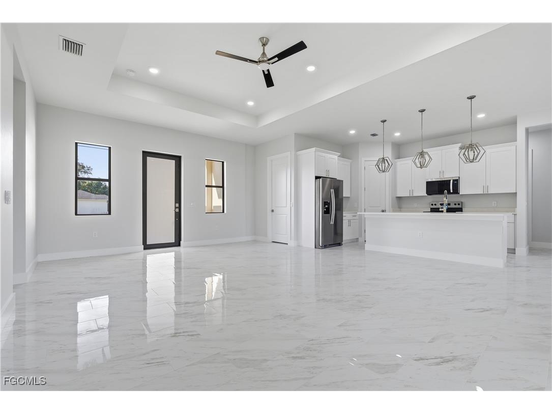 100 Zobora Circle Fort Myers FL 33913 2025020456 image4