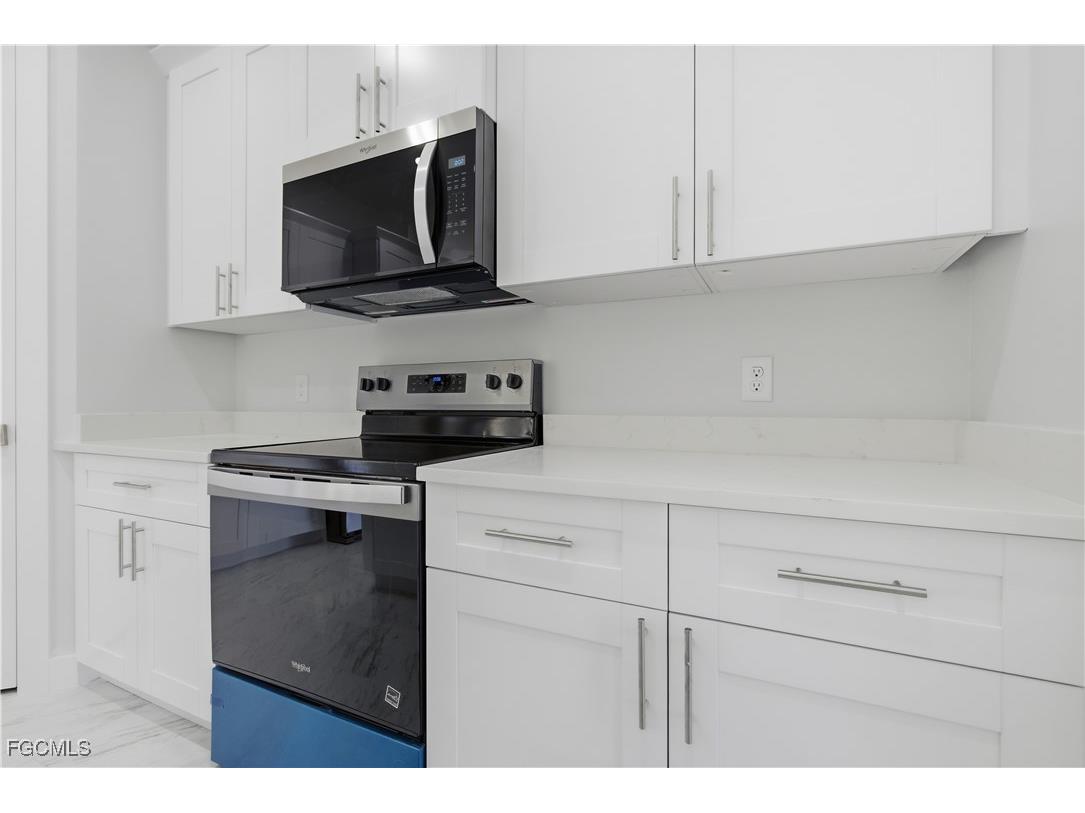 100 Zobora Circle Fort Myers FL 33913 2025020456 image9