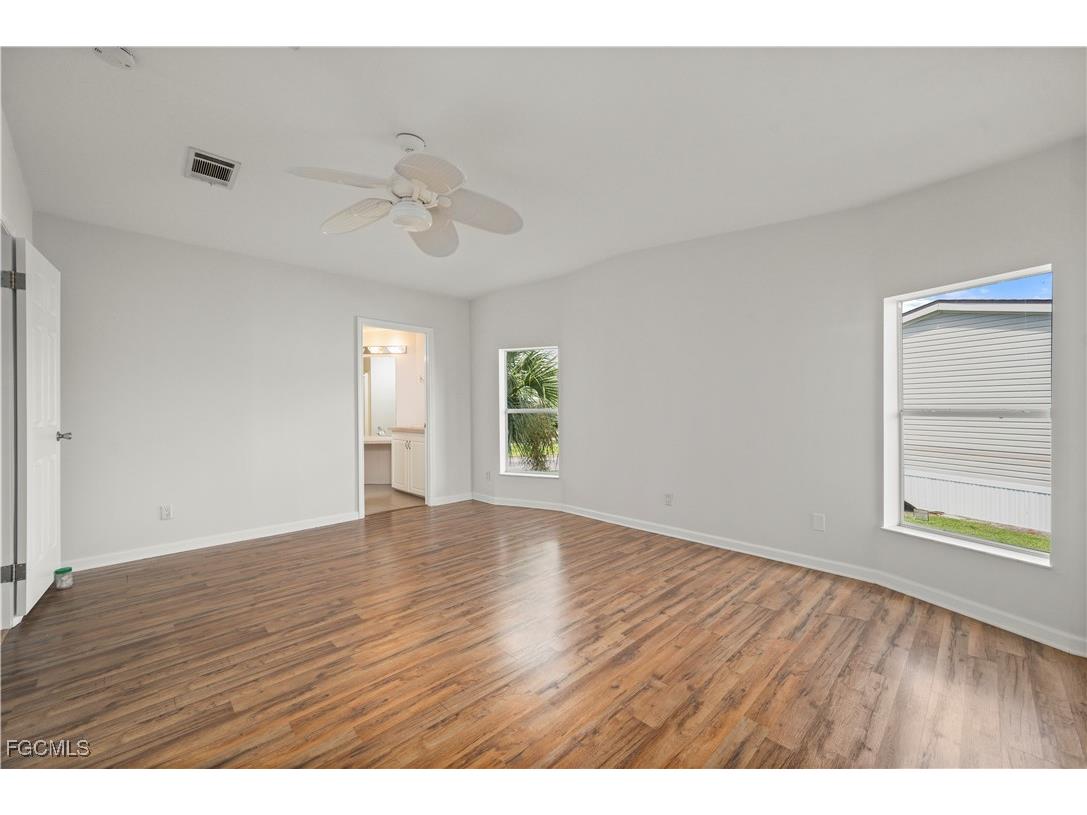 1000 Kings Highway #111 Punta Gorda FL 33980 2025012907 image18