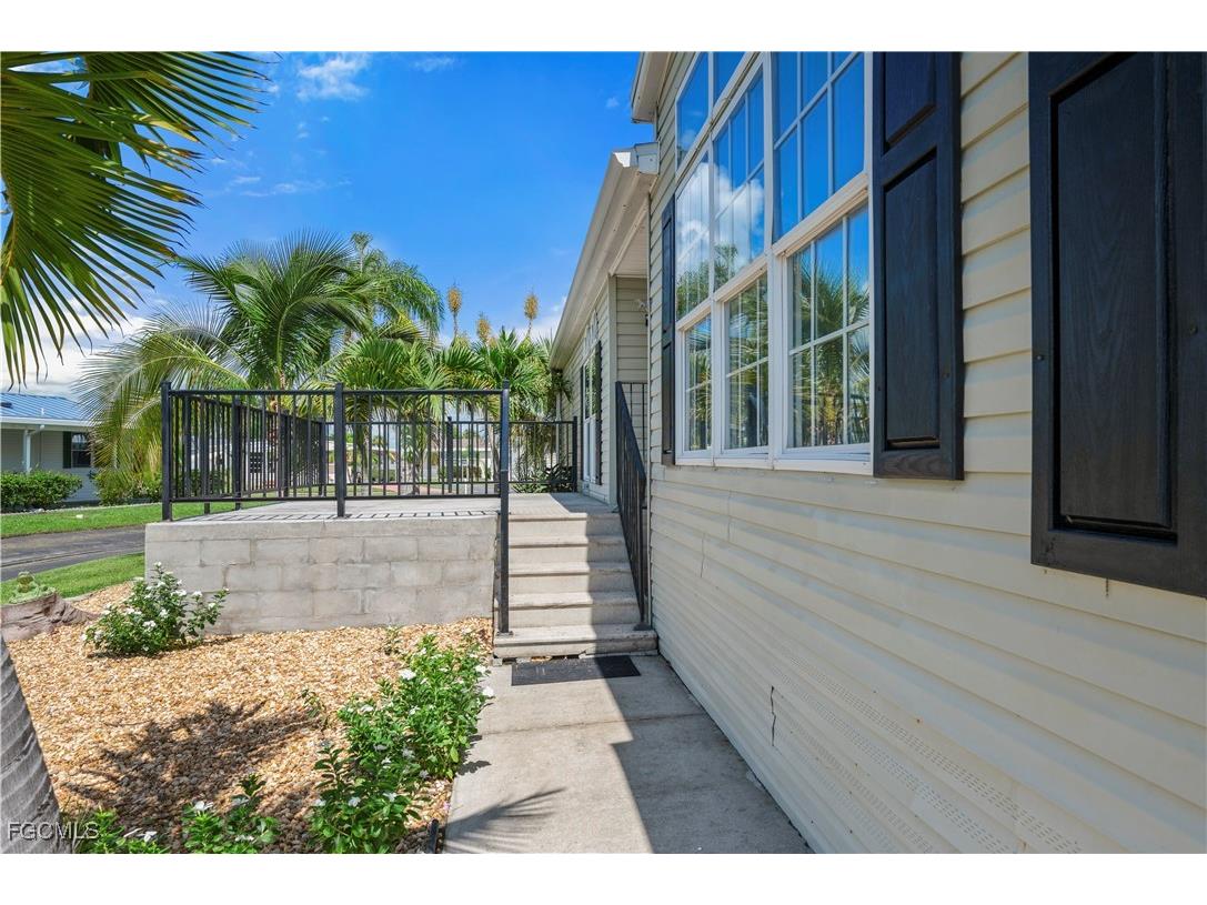 1000 Kings Highway #111 Punta Gorda FL 33980 2025012907 image31